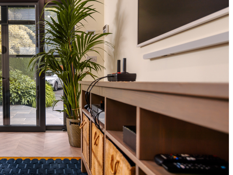 Garden Room technology TV with HDMi cables to game devices