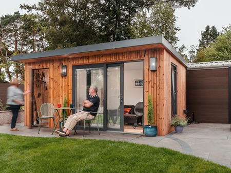 Garden-room-with-garden-store