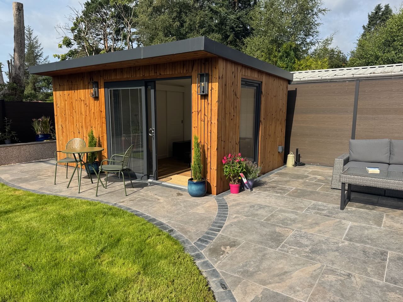 DUO-Garden-room-with-landscaping