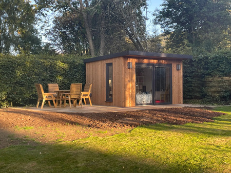 Uno Mini Garden Room