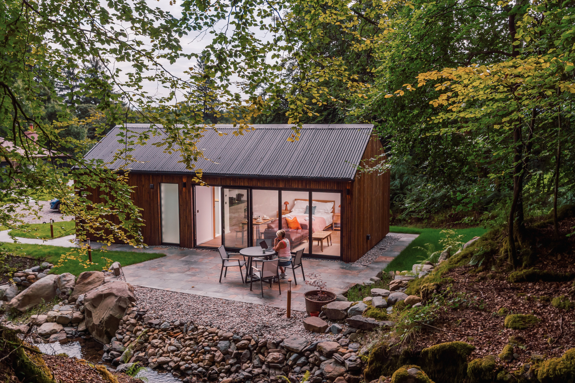 Kennel exterior bi folds