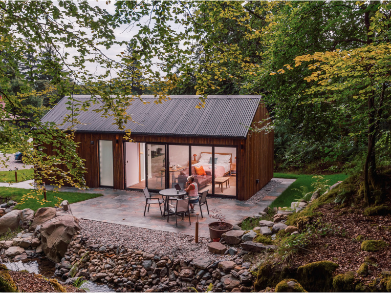 Kennel exterior bi folds