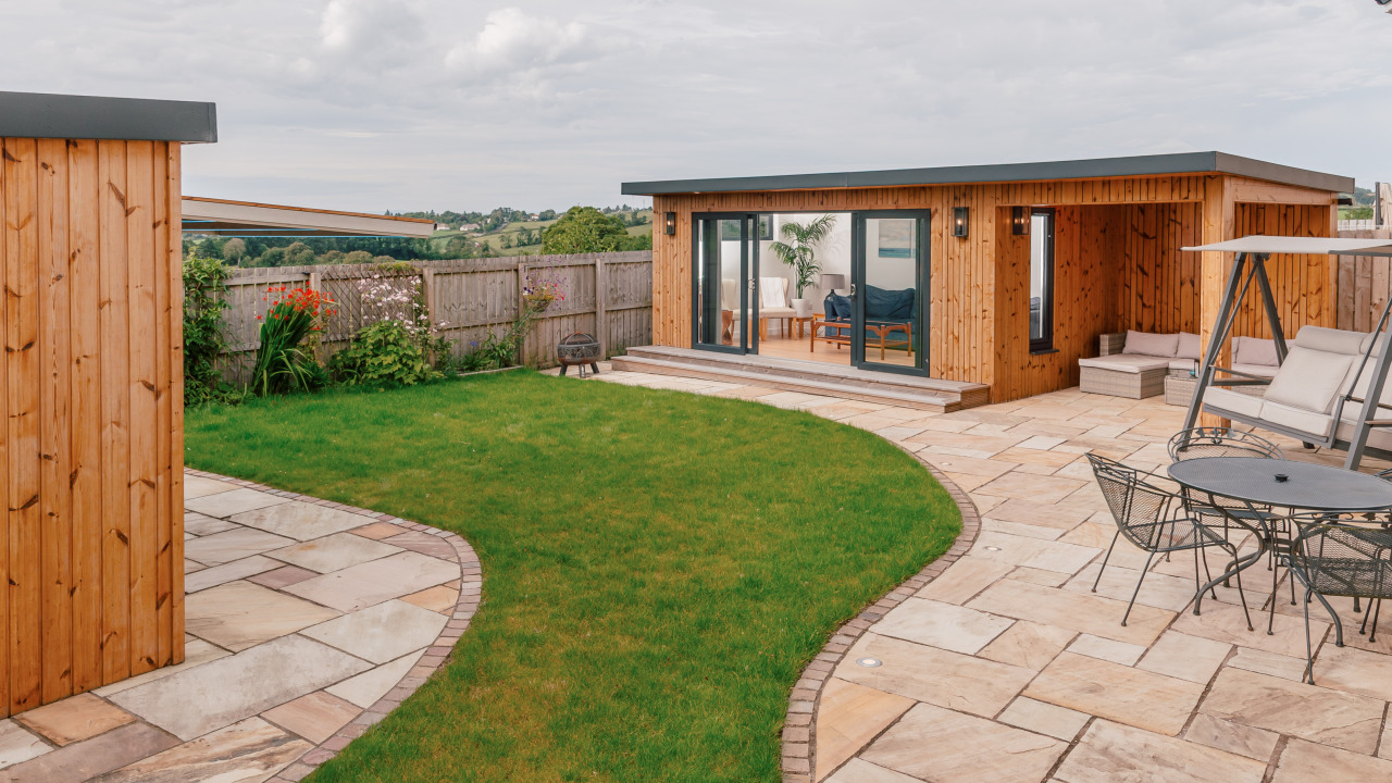Duet Garden Room with landscaping