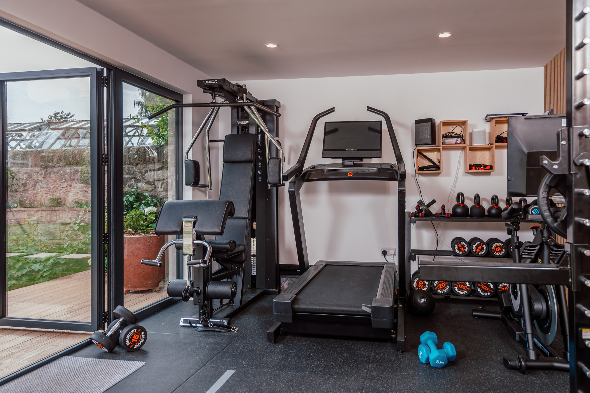 Garden Room with machines