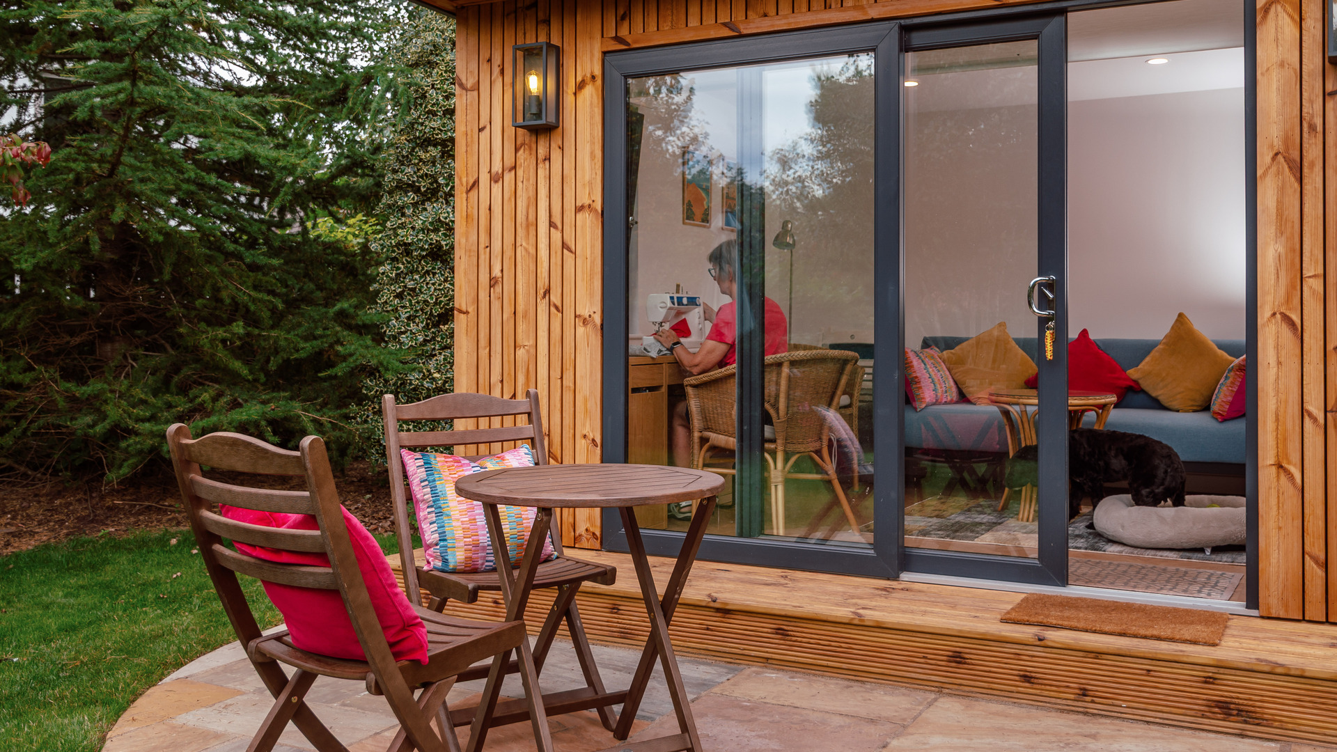 UNO Mini with patio seating
